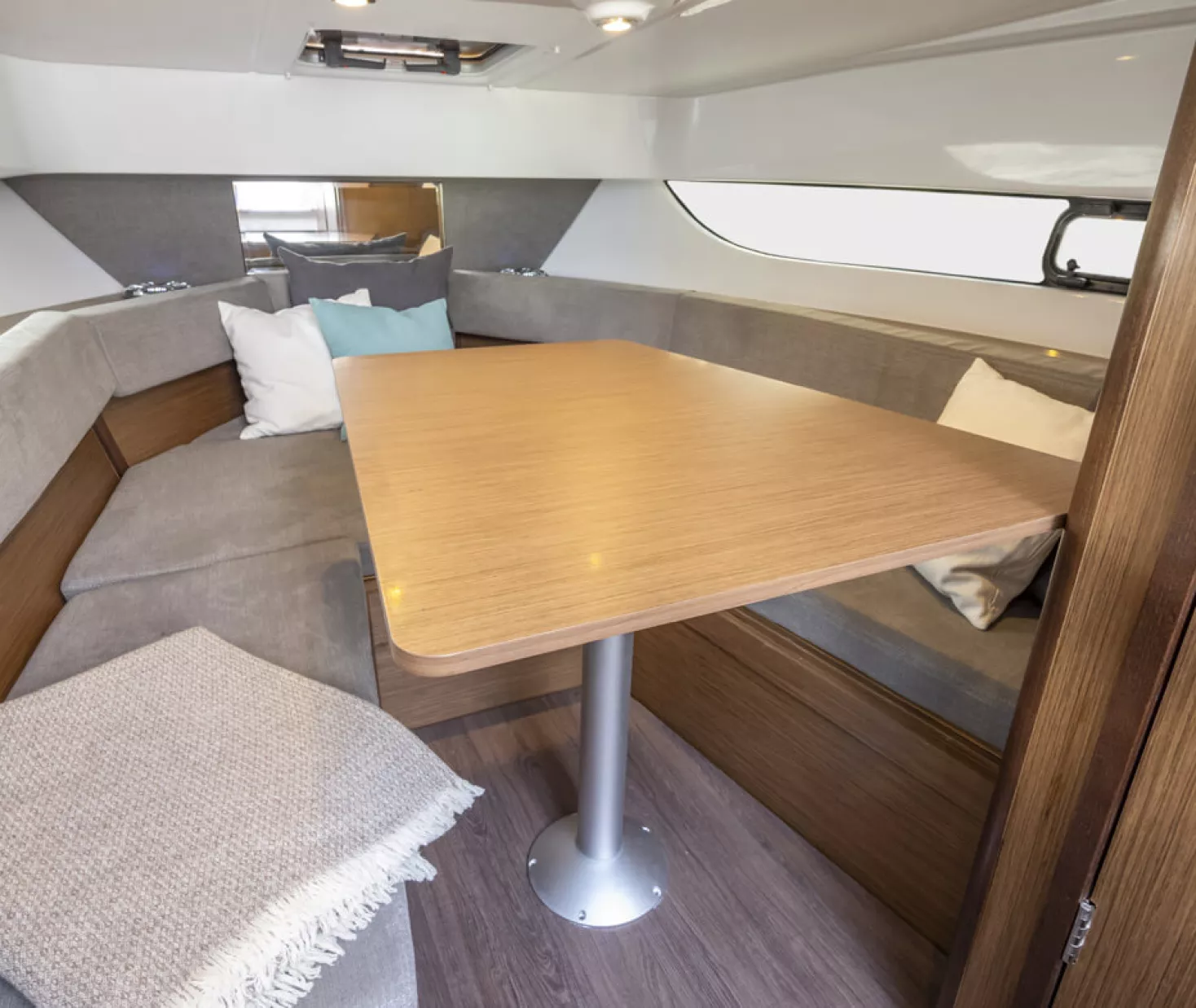 slider 3 Beneteau Flyer 9 Sundeck